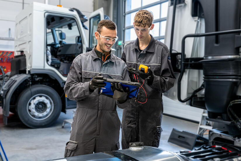 Blok beeld-vrachtwagenmonteur-Rotterdam